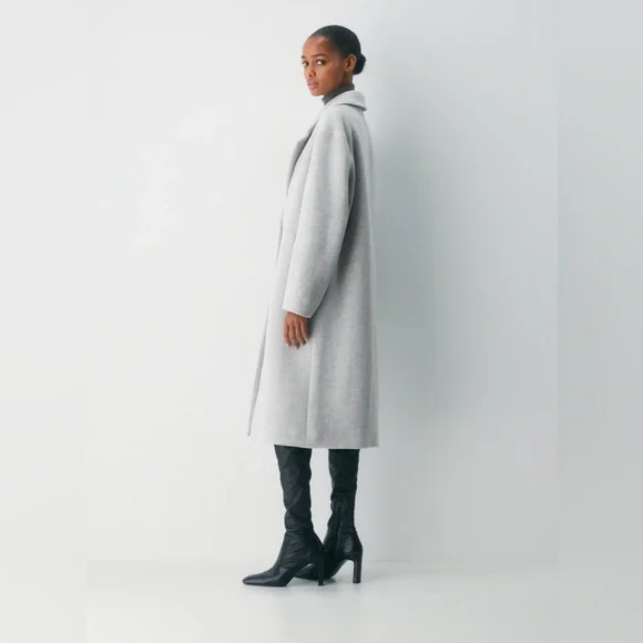 Aritzia The Only Coat - Soft Wool Cashmere - Picture 3 of 11